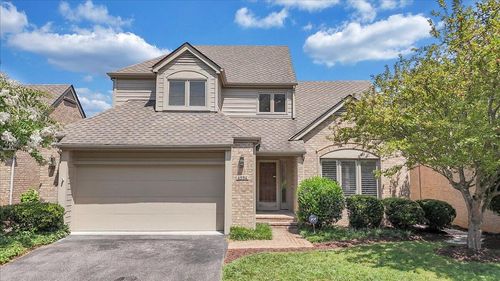 4994 Hunting Hills Cir, Roanoke, VA, 24018-8761 | Card Image