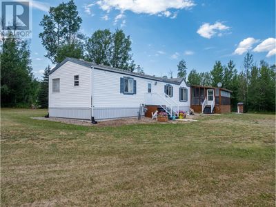 5462 237 Rd, House other with 3 bedrooms, 2 bathrooms and null parking in Peace River Regional District BC | Image 2