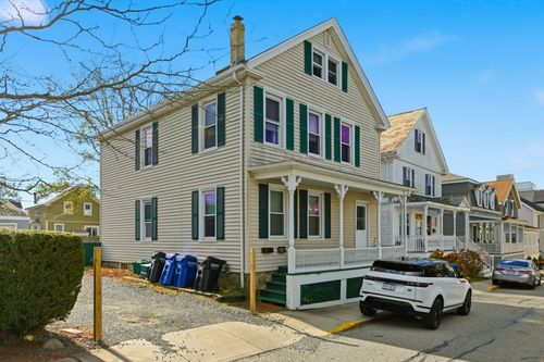 2-19 Dixon St, Newport, RI, 02840-4038 | Card Image