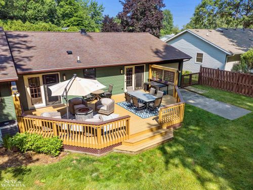 355 Connecticut Ave, Marysville, MI, 48040-1075 | Card Image