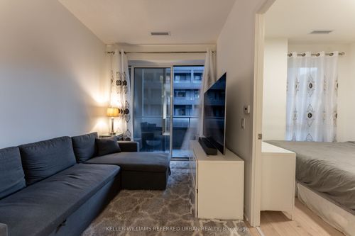 206-9 Tecumseth St, Toronto, ON, M5V0S5 | Card Image