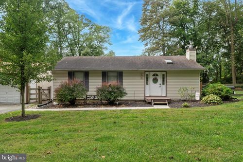 105 Cambridge Rd, COATESVILLE, PA, 19320-5516 | Card Image