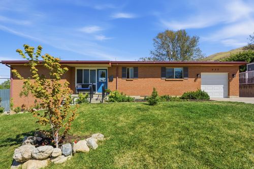 935 E 900 N, Bountiful, UT, 84010-2716 | Card Image