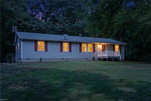 8960 Norseman Ln, Gloucester, VA, 23061-3174 | Card Image