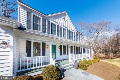 980 Old Holly Dr, GREAT FALLS, VA, 22066-1325 | Card Image