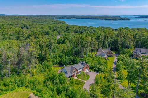 31 Maeves Way, Cumberland, ME, 04110 | Card Image