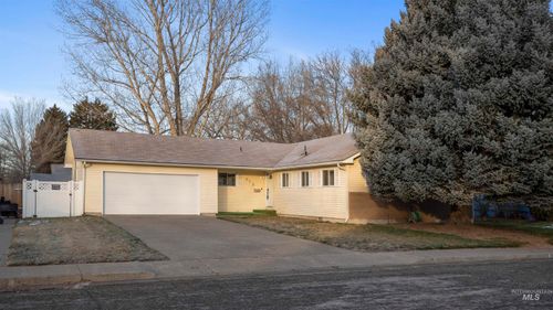 945 N 11th East, Mountain Home, ID, 83647 | Card Image