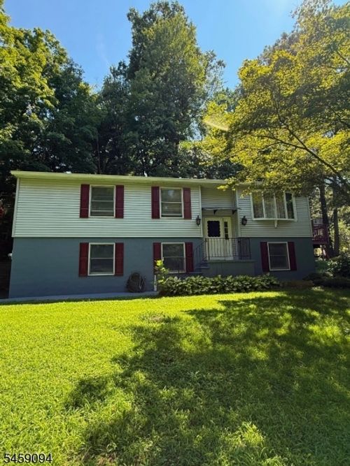 52 Scenic Dr, Hamburg, NJ, 07419-1815 | Card Image