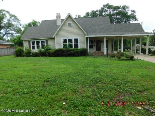 111 E President Ave, Greenwood, MS, 38930-3513 | Card Image