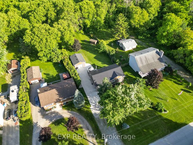 8033 Willsie Line, House other with 4 bedrooms, 2 bathrooms and 4 parking in Thedford ON | Image 5