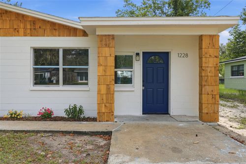 1228 Se 19th St, Gainesville, FL, 32641-8310 | Card Image