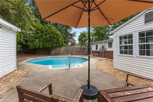 1016 Perth Ln, Virginia Beach, VA, 23455-5219 | Card Image