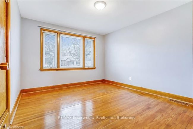 22 Ghent St, House other with 5 bedrooms, 2 bathrooms and 4 parking in Saint Catharines ON | Image 12