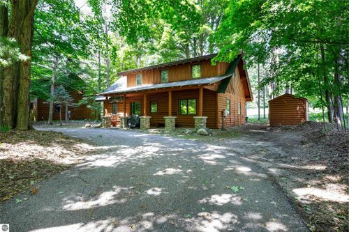 12132 Crystal Mountain Dr, Thompsonville, MI, 49683-9388 | Card Image