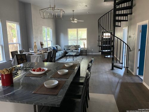 305 Spruce St, San Antonio, TX, 78203-1550 | Card Image