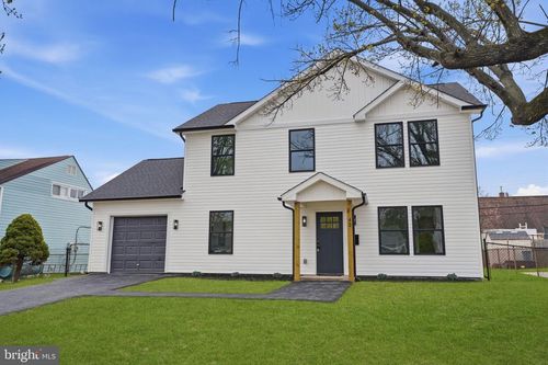 20 Redbrook Ln, LEVITTOWN, PA, 19055-1102 | Card Image