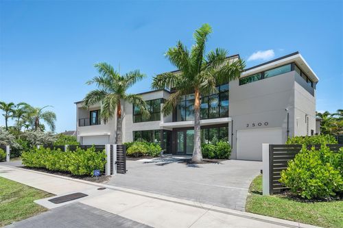 2500 Middle River Dr, Fort Lauderdale, FL, 33305-1615 | Card Image