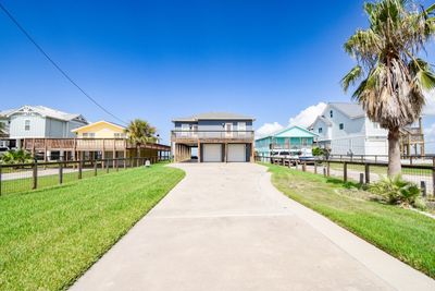 31 Belaire Drive, House other with 3 bedrooms, 2 bathrooms and null parking in Rockport TX | Image 2