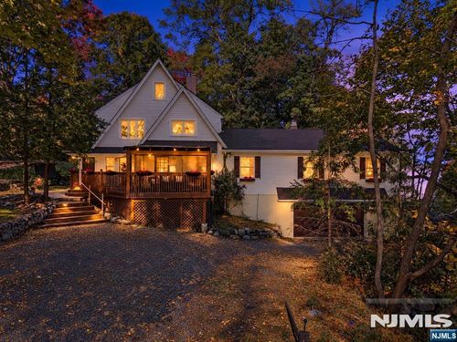 29 Lynack Rd, Hawthorne, NJ, 07506-3404 | Card Image