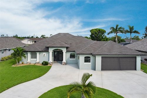 21 Medalist Ln, ROTONDA WEST, FL, 33947-2175 | Card Image