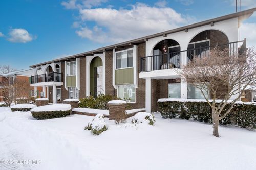 5441 Cresthaven Ln, Toledo, OH, 43614-1213 | Card Image