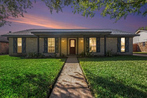 1920 Crooked Creek Ln, Pearland, TX, 77581-5612 | Card Image
