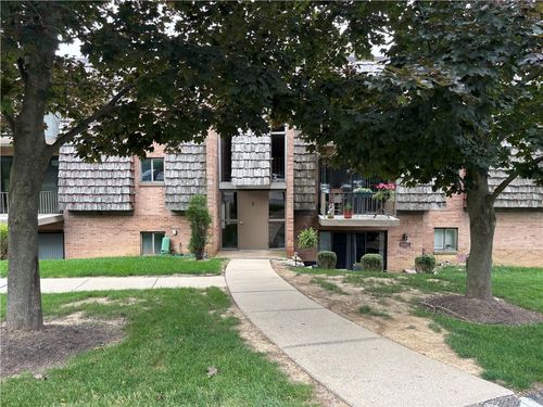 932 Forest Green Dr., Moon/Crescent Twp, PA, 15108 | Card Image