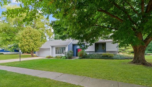 1914 Woodfield Rd, Champaign, IL, 61822-9724 | Card Image