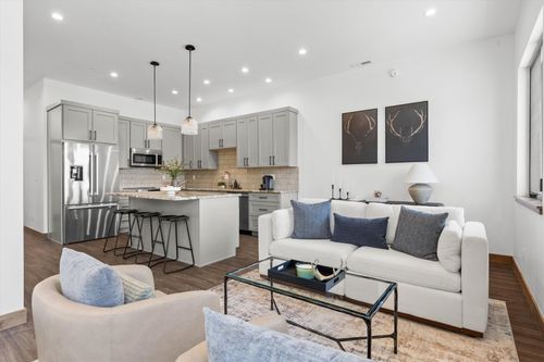 r203-2110 Taxi Way, Steamboat Springs, CO, 80487 | Card Image