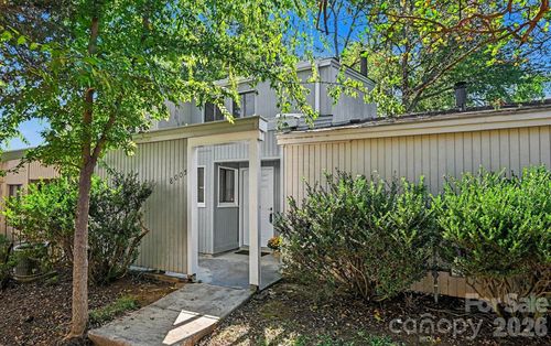 8005 Horse Chestnut Ln, Charlotte, NC, 28277-9815 | Card Image