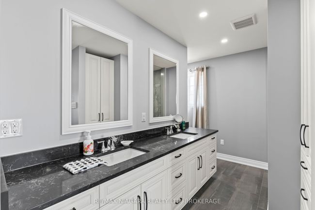 724 Line 3 Rd, House other with 4 bedrooms, 3 bathrooms and 20 parking in Niagara on the Lake ON | Image 30