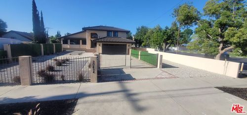 20456 Strathern St, Winnetka, CA, 91306-2230 | Card Image