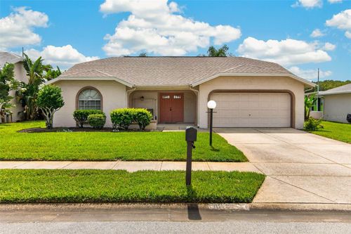 10707 Fallen Leaf Ln, PORT RICHEY, FL, 34668-3013 | Card Image