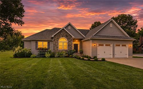 2074 Countryside Dr, Salem, OH, 44460-1041 | Card Image