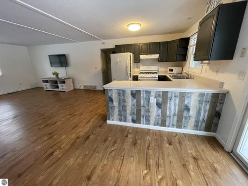 10511 N Lake St, Alden, MI, 49612 | Card Image