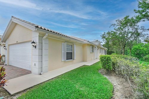 8486 Se Retreat Dr, Hobe Sound, FL, 33455-8942 | Card Image