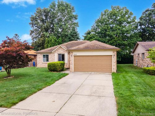 35643 Drake Dr, Sterling Heights, MI, 48310-7417 | Card Image