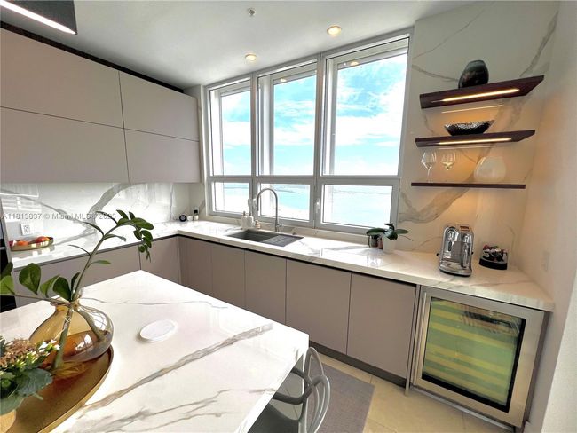 APT-4505 - 848 Brickell Key Dr, Condo with 3 bedrooms, 4 bathrooms and null parking in Miami FL | Image 29