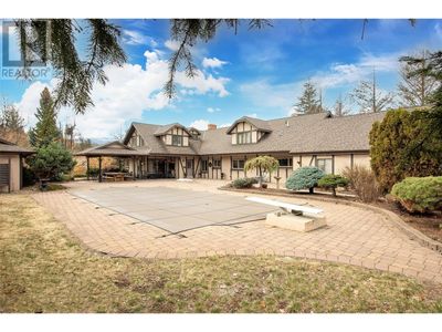 3310 Mathews Rd, House other with 8 bedrooms, 5 bathrooms and 4 parking in Kelowna BC | Image 2