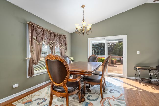 832 Debra Ln, House other with 3 bedrooms, 3 bathrooms and 2 parking in Elk Grove Village IL | Image 9