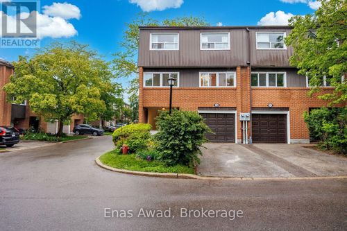 74 Black Hawk Way, North York, ON, M2R3L8 | Card Image