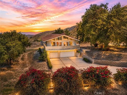 9110 Happy Camp Rd, Moorpark, CA, 93021-9726 | Card Image