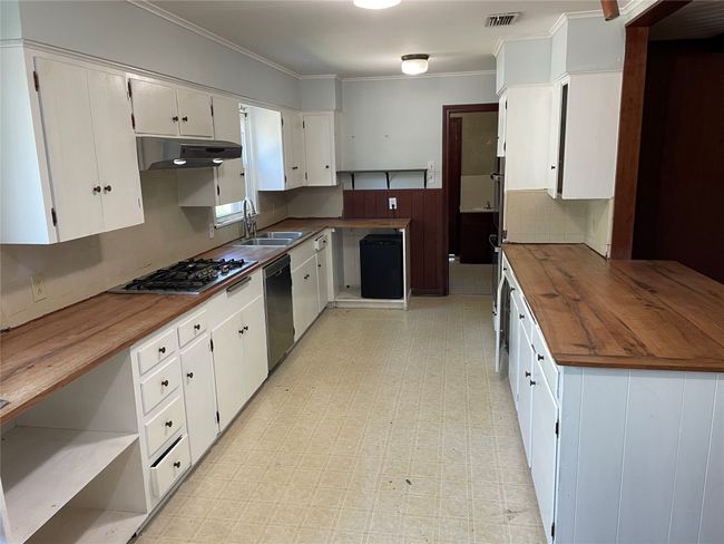 201 W Gilmer St, House other with 3 bedrooms, 3 bathrooms and null parking in Big Sandy TX | Image 10