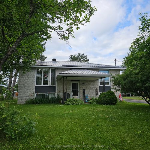 {{alt}} | Card Image