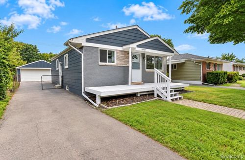 19749 Broadacres St, Clinton Township, MI, 48035-3914 | Card Image