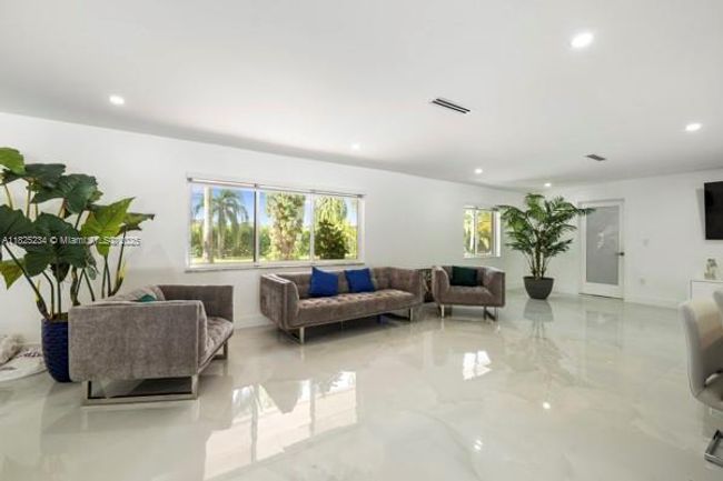 17975 Sw 232 Nd St, House other with 4 bedrooms, 4 bathrooms and null parking in Miami FL | Image 19