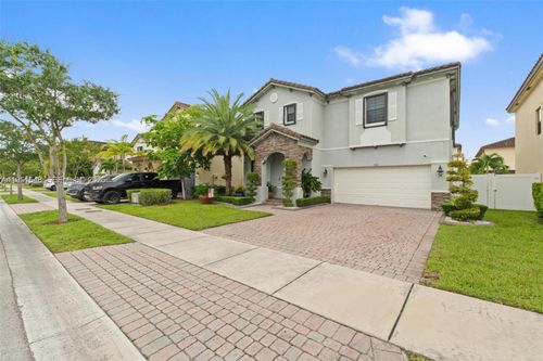 3521 W 92nd Pl, Hialeah, FL, 33018-2072 | Card Image