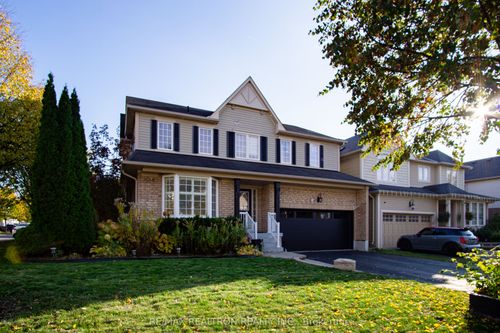 936 Langford St, Oshawa, ON, L1K0A4 | Card Image