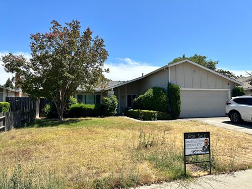 22 Nutwood Circle, Sacramento, CA, 95833 | Card Image