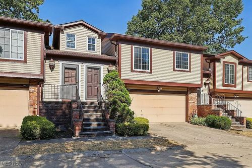 209-209 Greenbriar Ct, Euclid, OH, 44143-2403 | Card Image